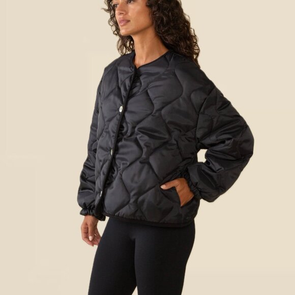 NLT Nubi Boxy Oversized Quilted Bubble Sleeve Jacket (Black) - Picture 5 of 16